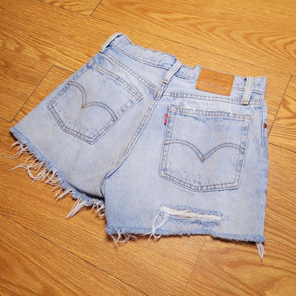 Levi's Light Blue Distressed Jean Shorts - Picture 12 of 12